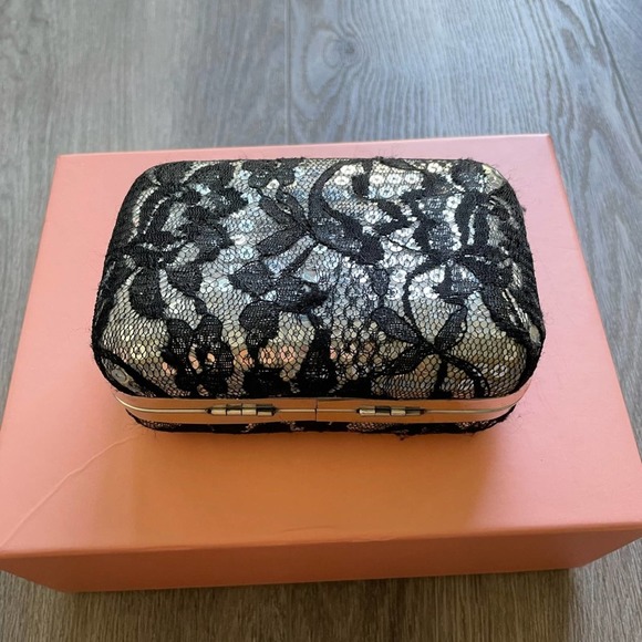 BEBE LACE & SEQUIN BLACK & SILVER MINI CLUTCH HANDBAG PURSE - Picture 3 of 6